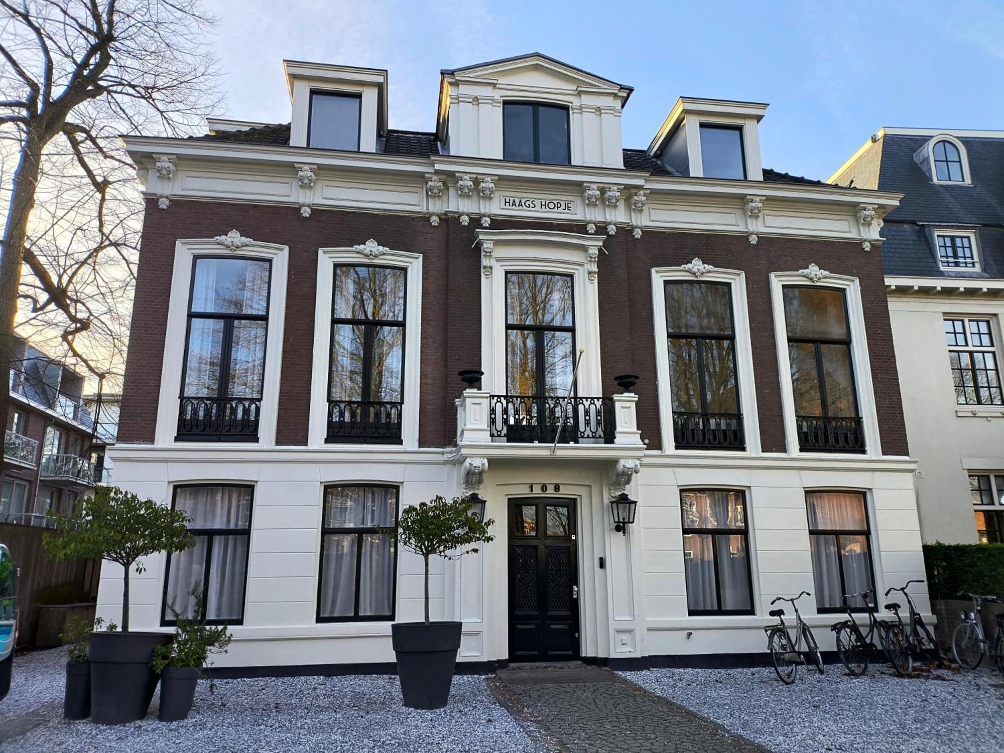 Blue Wave - Free Parking The Hague