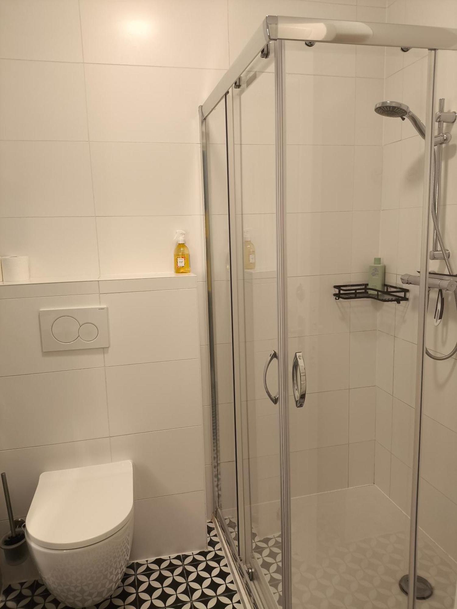 Blue Wave - Free Parking *